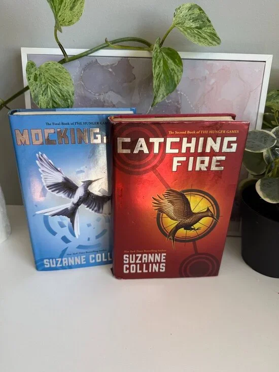 📚 Hunger Games Bundle | Mockingjay + Catching Fire 🔥🏹 - Picture 2 of 5